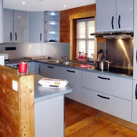 Holiday home Sleeps 14 *