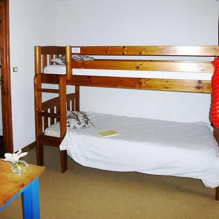 Holiday home Sleeps 14 *