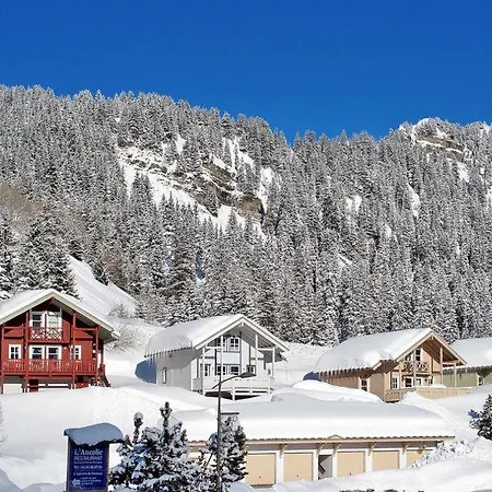 Holiday home Sleeps 14