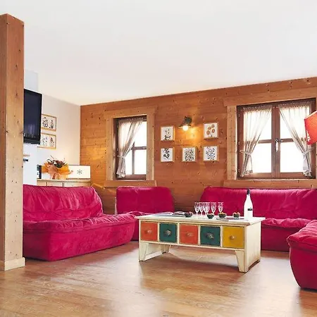 Sleeps 14 *