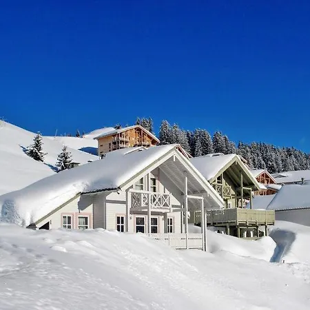 Holiday home Sleeps 14 *